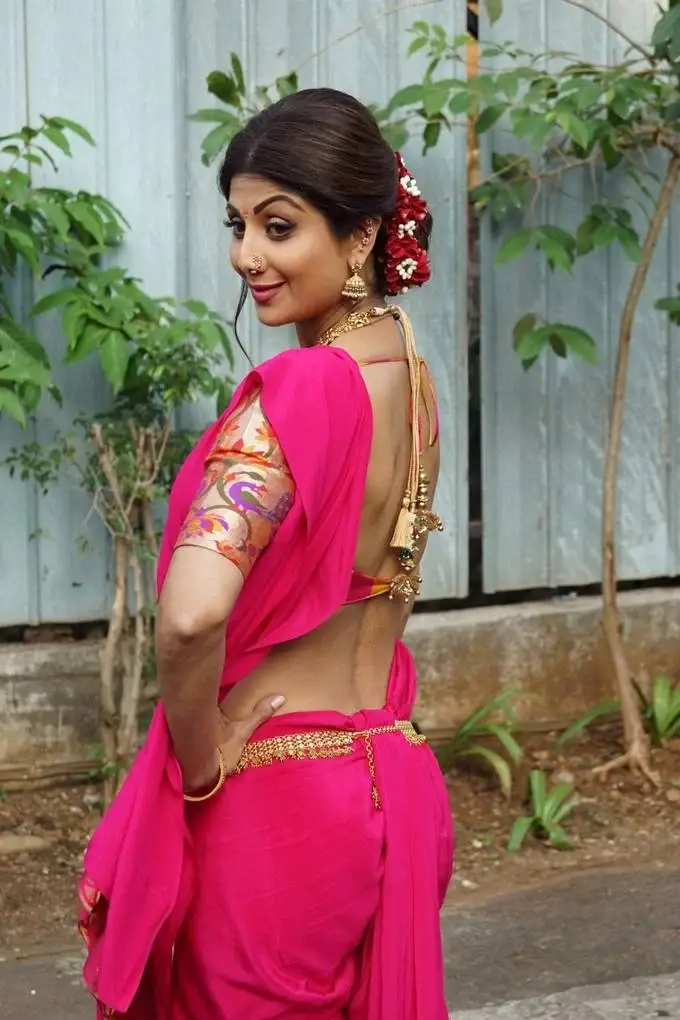 South Indian Model Shilpa Shetty In Traditional Pink Saree